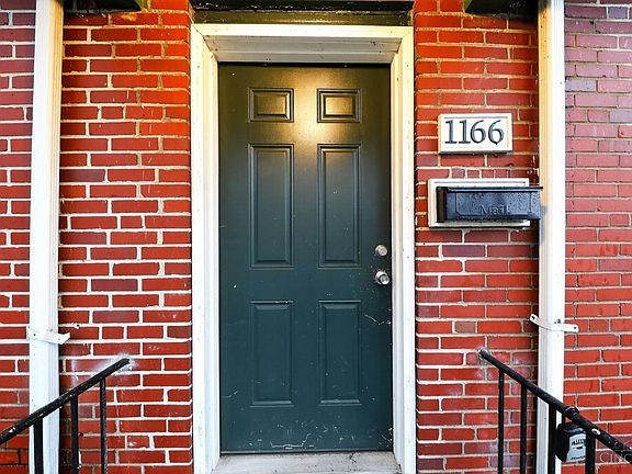 2nd image of 1166 Groesbeck Rd