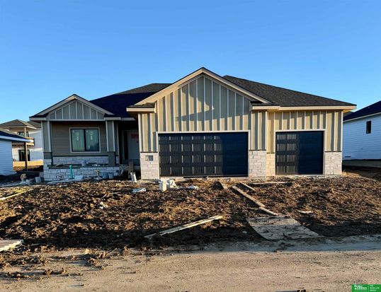 12379 Lake Vista Dr, Papillion, NE 68046