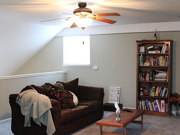 5th image of 1583 Greenwich Cir