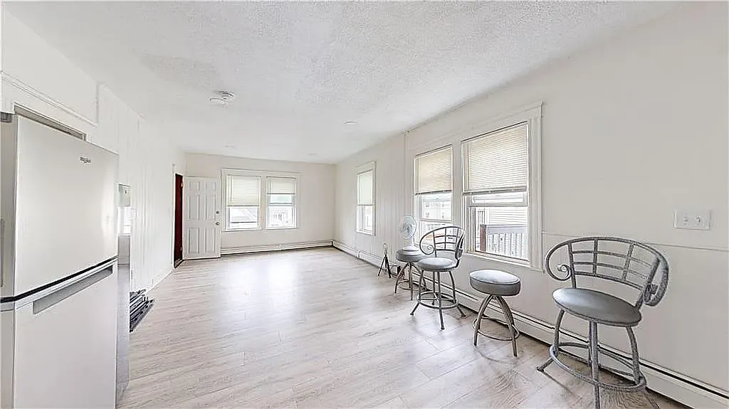 2 bed, 1400 sqft, $1,750 — Photo 3