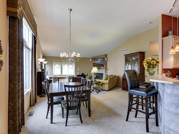 4th image of 11311 London Ct NE