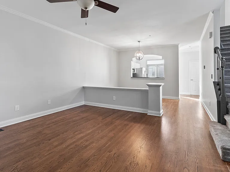 206 S Cedar St — Photo 5