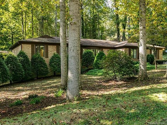 2nd image of 24 Hunters Ln