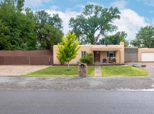 612 Green Valley Rd NW, Los Ranchos De Albuquerque, NM 87107