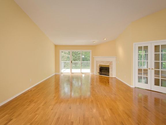 5th image of 4117 Thornhill Ln