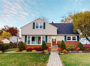 30970 Willowick Dr, Eastlake, OH 44095