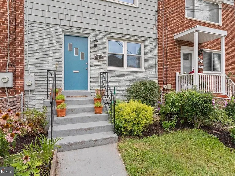 5810 33rd Pl — Photo 1