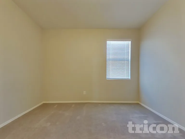 30900 W Picadilly Rd — Photo 13