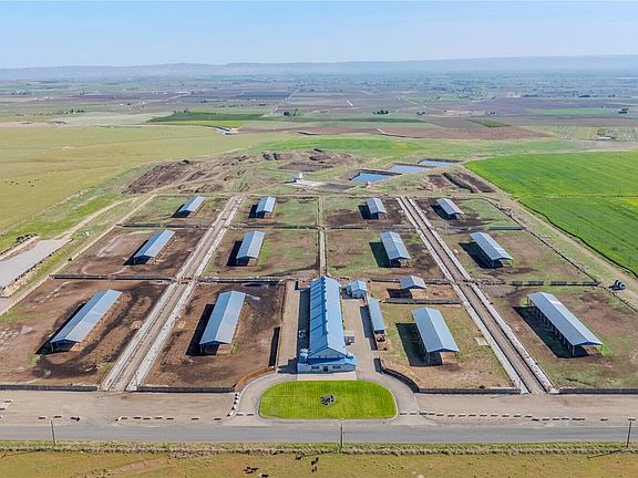 3rd image of 1400 Lewandowski Road