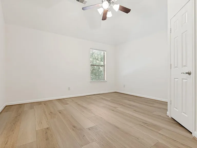 9318 Rainbluff Ln — Photo 27