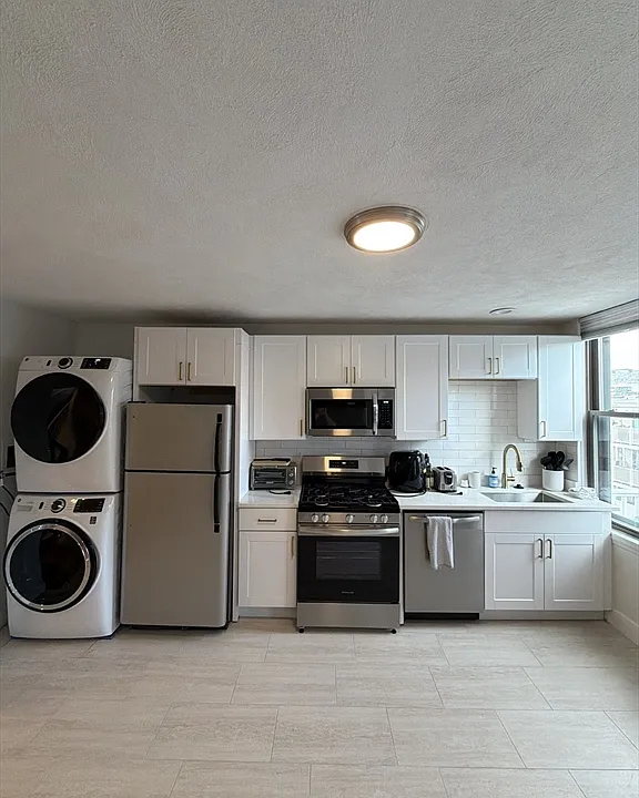 192 Athens St #3A