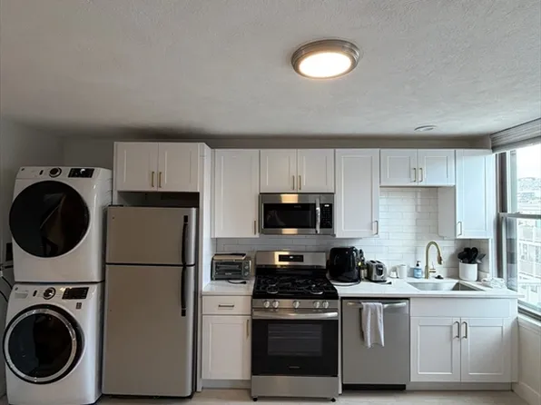 192 Athens St #3A, Boston, MA 02127