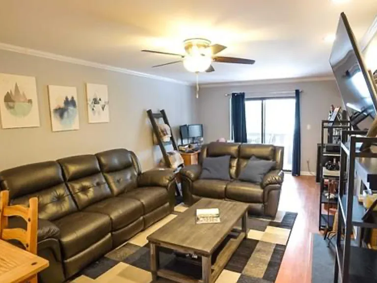 1806 Faulkner Ct — Photo 2