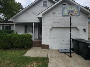 1427 Rougemart Dr, Fayetteville, NC 28304