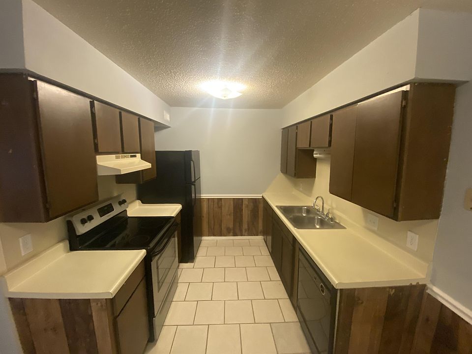 1st image of 340 W Dogwood St #10514750