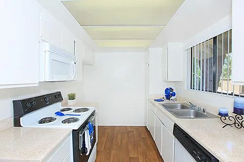 1840 W La Veta Ave — Photo 28