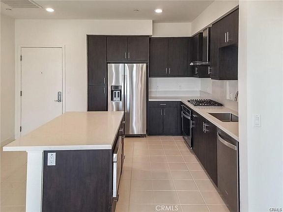 3rd image of 1502 Nolita