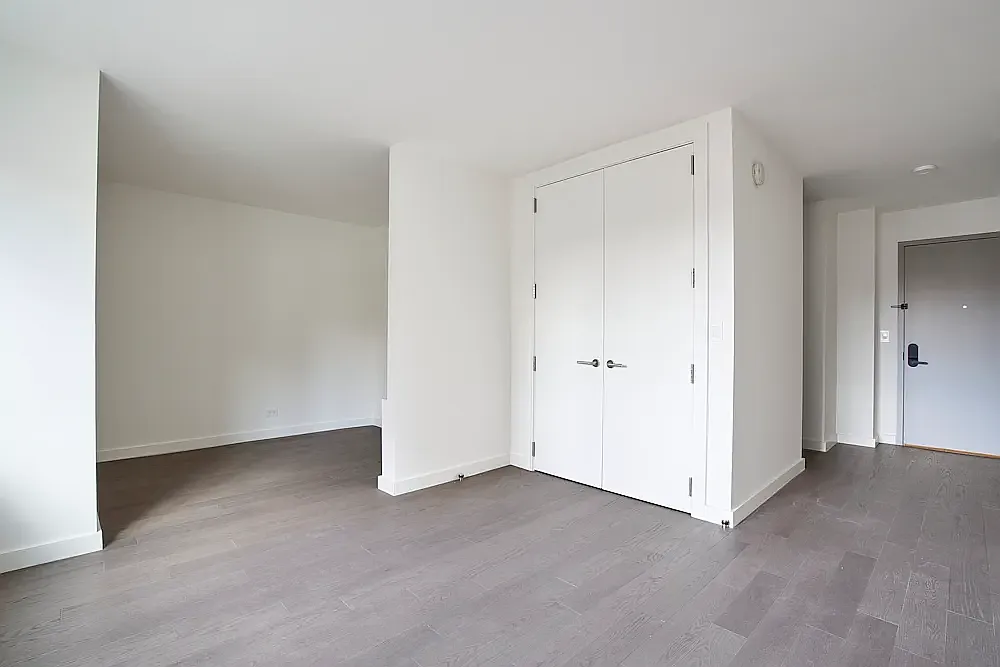 220 East 72nd Street — Photo 2