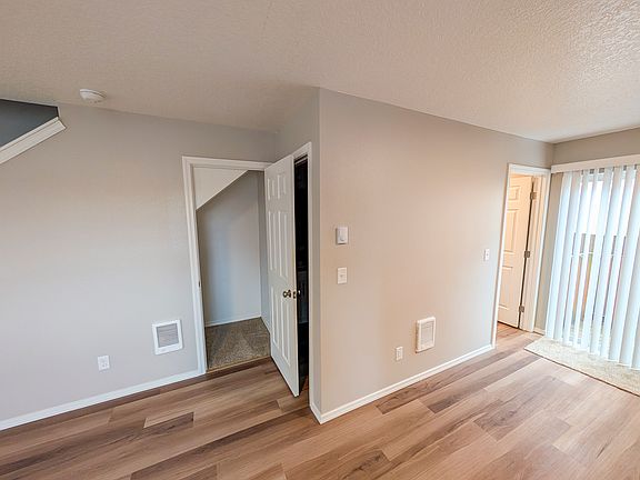 4th image of 5623 SE 84th Ave APT 1