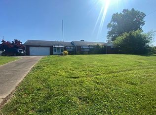 407 4th St E, South point, OH 45680