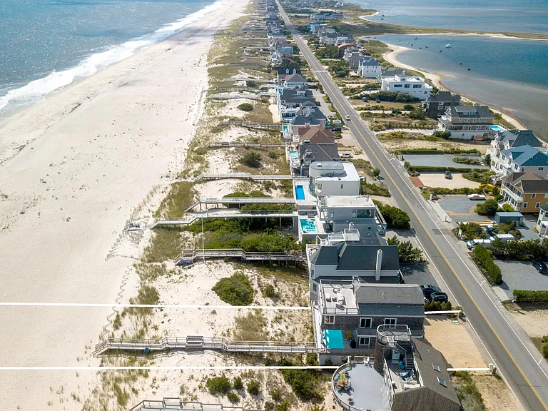 Dune Road house and pool