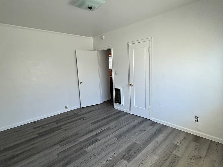 722 E Cook St — Photo 8
