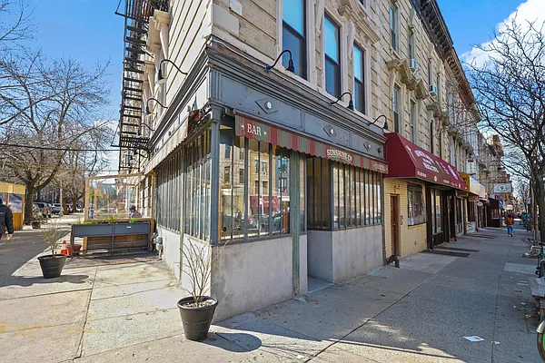 Sold by Avenue Sotheby's International Realty | media 11