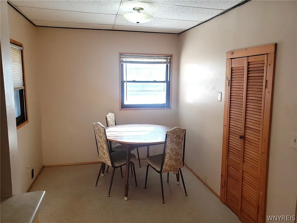4 bed, 2.0 bath, 1660 sqft, $2,050 — Photo 4