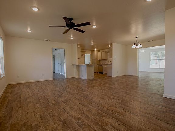 3rd image of 108 Paradise Ave