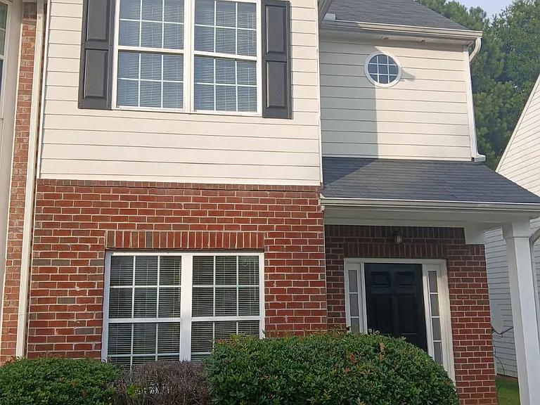 305 Brookview Dr — Photo 1