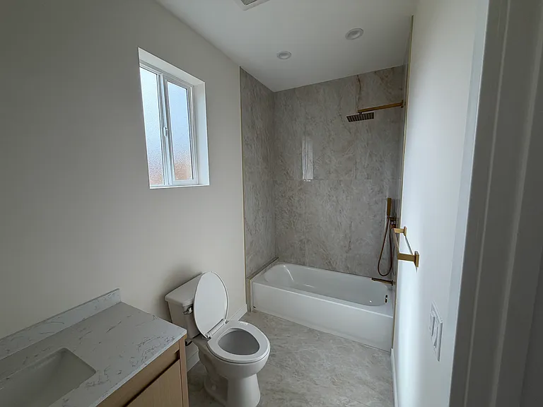 10834 Stagg St — Photo 6