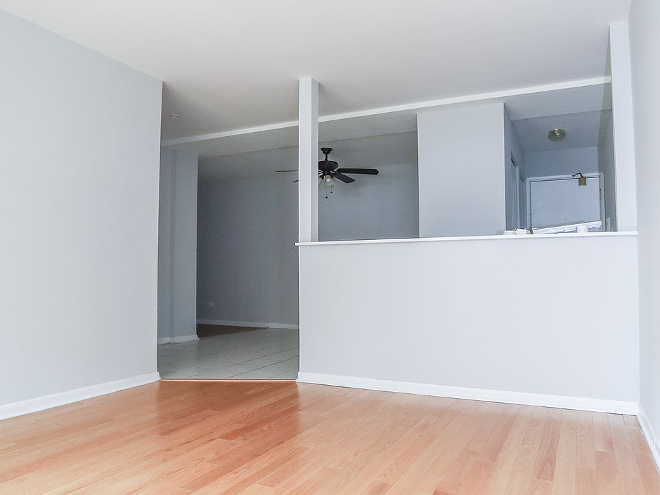 1st image of 2828 N Cambridge Ave APT 102