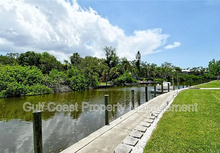 2124 N Tamiami Trl #102 — Photo 20