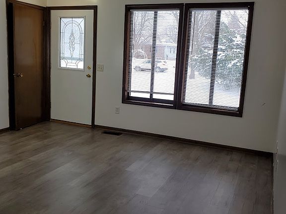 4th image of 4683 Stauffer Ave SE