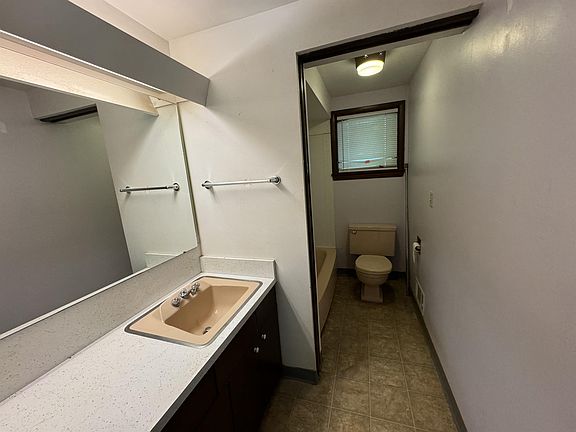 3rd image of 1845 Lincoln Ave #1