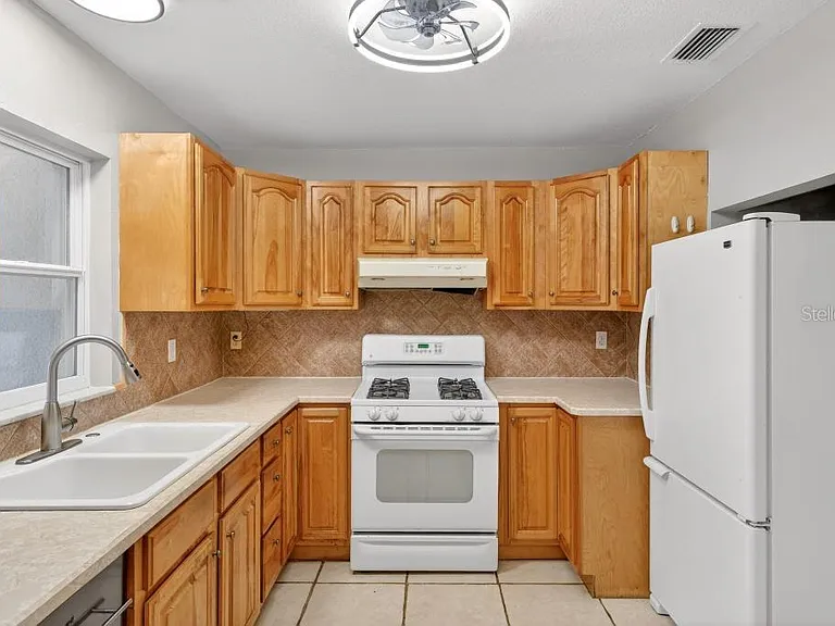 157 Alhambra Ave — Photo 11