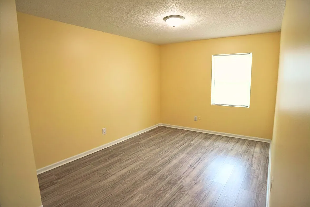 2 bed, 700 sqft, $1,200 — Photo 4