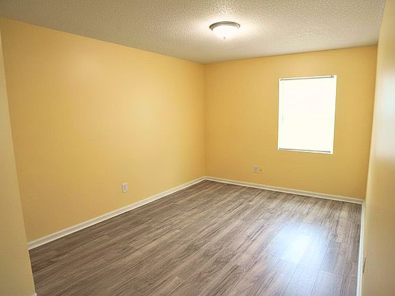 4th image of 7190 Conant Ave #4