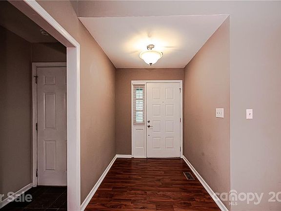 3rd image of 7937 Park Vista Cir