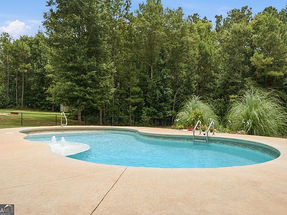 5th image of 129 Waterford Dr