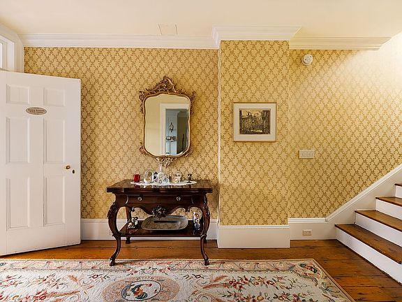 2nd image of 77 Bedford St