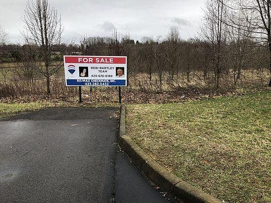 1st image of Spratlin Park Dr