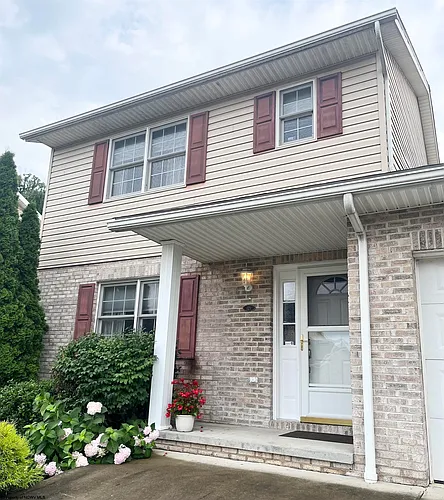 121 Donna Ave Photo 1