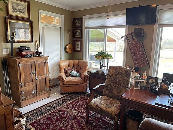 5th image of 1071 Creekside Village Way