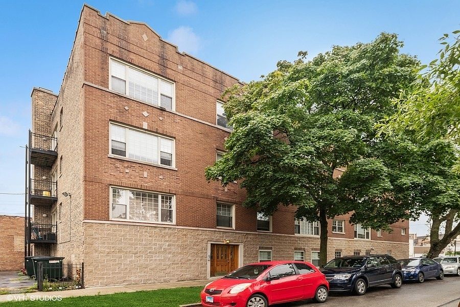 1st image of 2755 W Melrose St APT 3