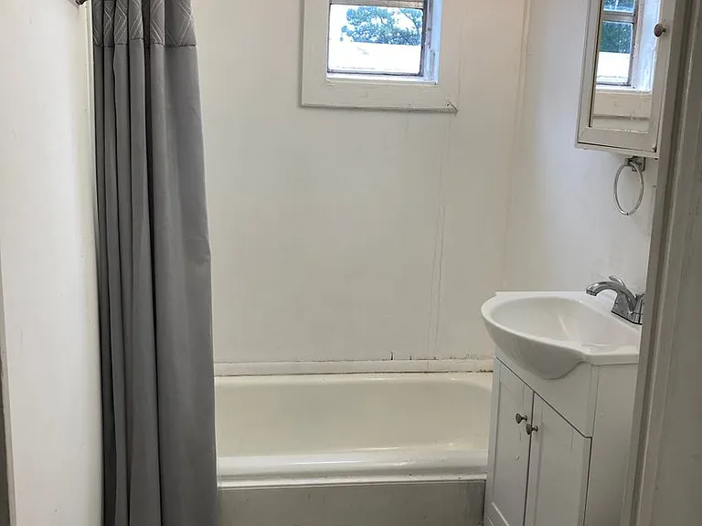 4214 Myrtle Ave — Photo 5
