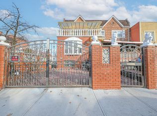 10201 62nd Rd, Flushing, NY 11375