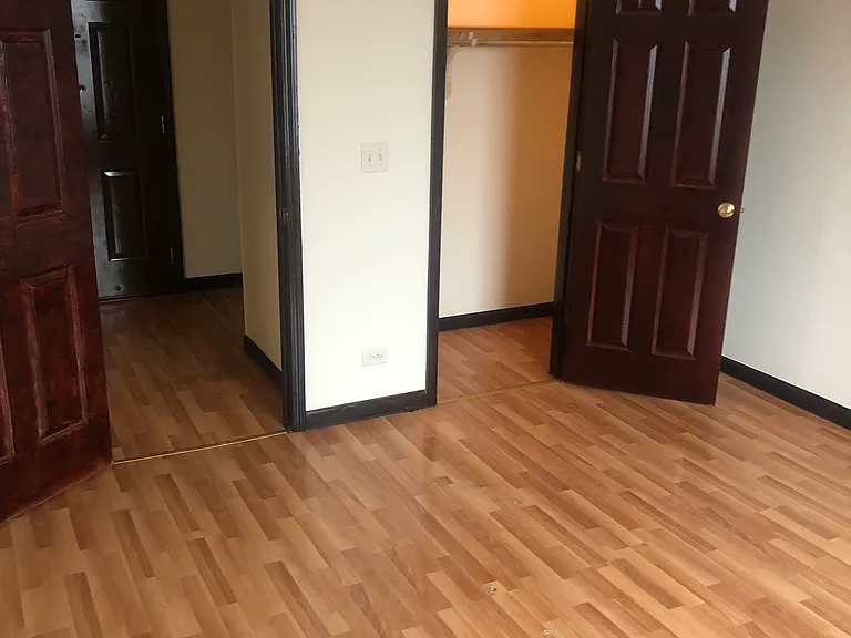 5608 S King Dr #1 — Photo 3