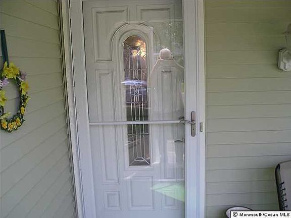 3rd image of 973 Thornbury Lane #A