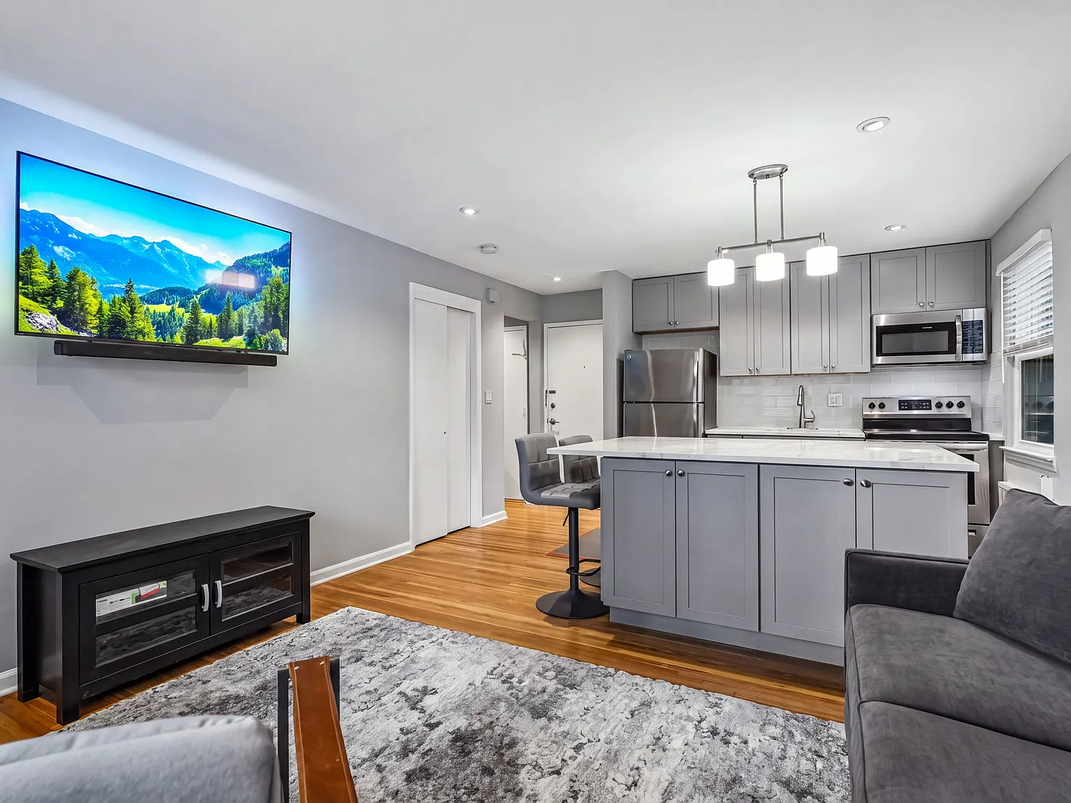 1 bed, 650 sqft, $2,050 — Photo 1